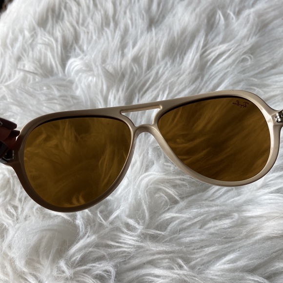 Made in Italy Ray-Ban Aviator Sunglasses with Tortoise Accent - Picture 11 of 15